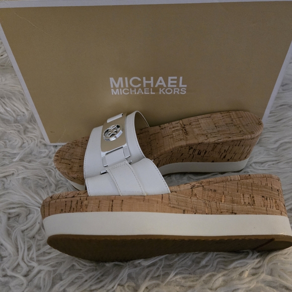 Michael Kors White Slide Sandals - Picture 4 of 5